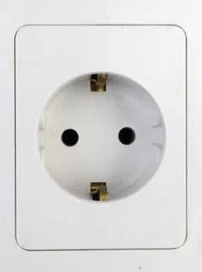 スペイン　電源プラグ